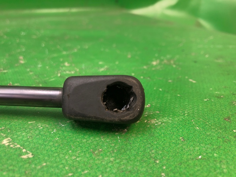 Амортизатор капота правый SOUL PS 13-19 2016 2.0 G4NC