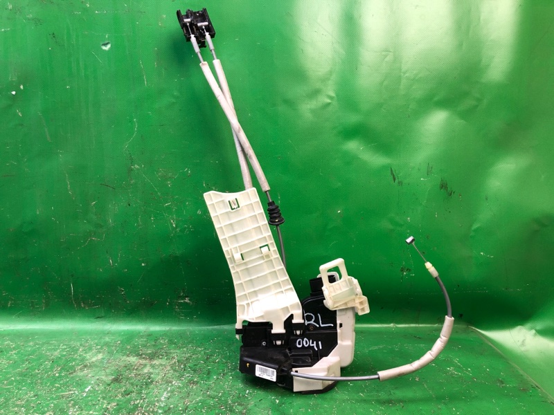 Запчасть замок двери задний левый KIA SOUL PS 13-19 2016 2.0 G4NC 81410B2000 Б/У Замок двери задний левый KIA SOUL PS 13-19 2016 2.0 G4NC 81410B2000 Б/У