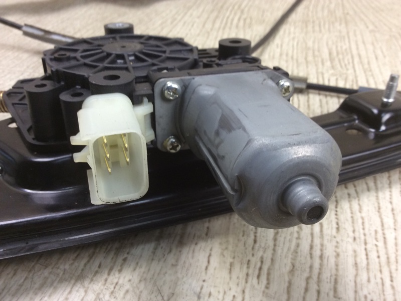 Стеклоподъемник передний левый SENTRA (B16) 06–12 2012 2.0 MR20DE