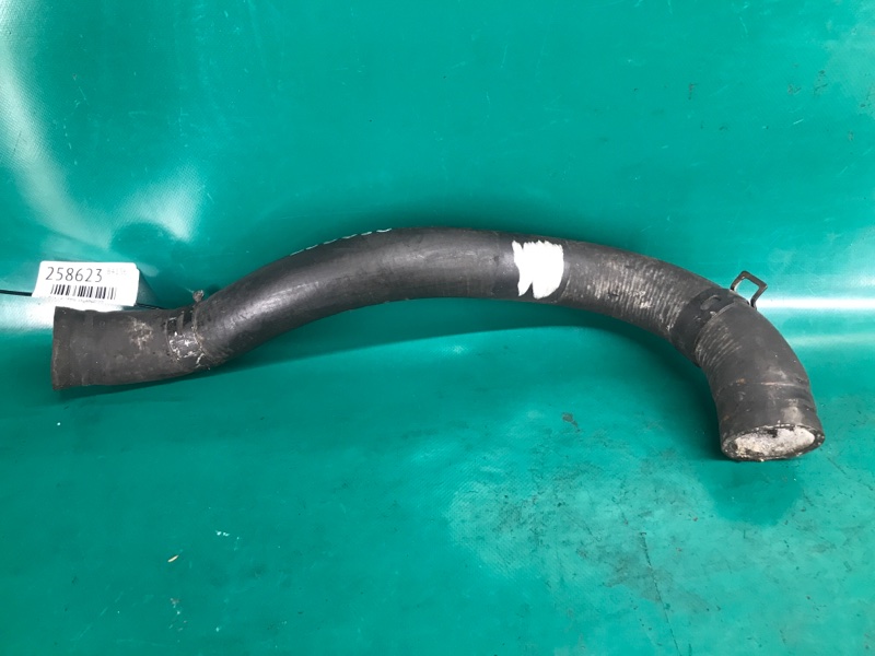 Патрубок системы охлаждения LEXUS IS300 99-05 Седан 3.0 2JZ-GE