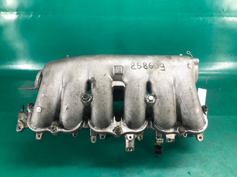 Коллектор впускной IS300 99-05 2004 Седан 3.0 2JZ-GE