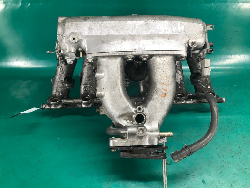 Коллектор впускной IS300 99-05 2004 Седан 3.0 2JZ-GE