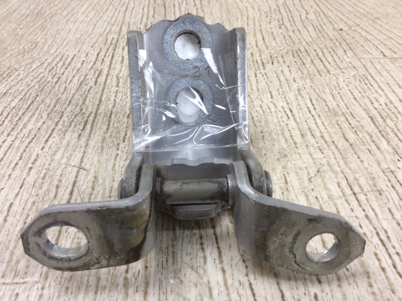 Петля двери верхняя передняя левая NISSAN SENTRA (B16) 06–12 2.0 MR20DE Петля двери верхняя передняя левая NISSAN SENTRA (B16) 06–12 2.0 MR20DE