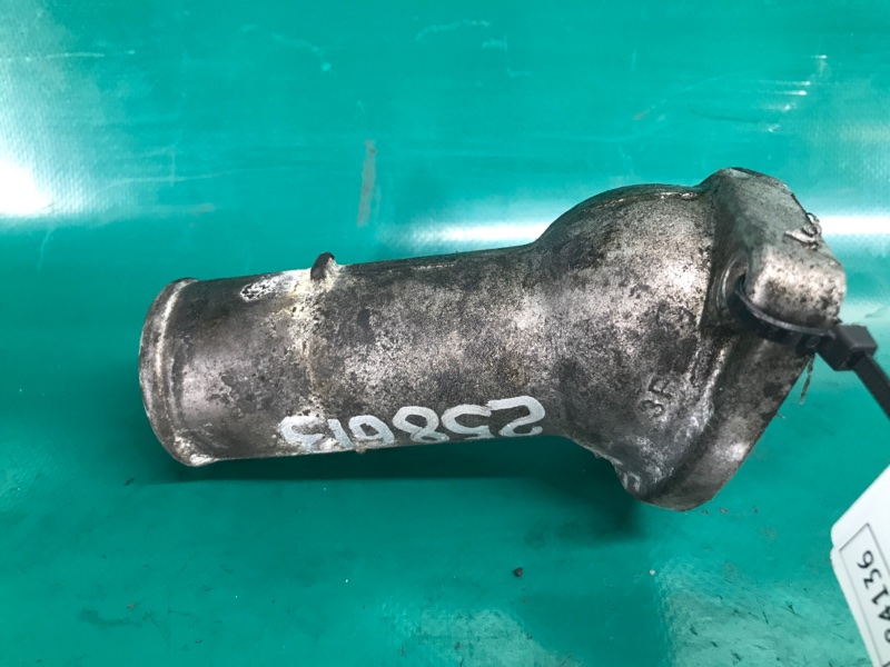 Фланец системы охлаждения LEXUS IS300 99-05 Седан 3.0 2JZ-GE