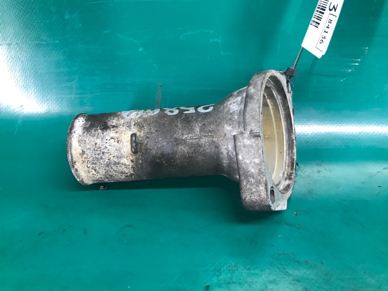Фланец системы охлаждения IS300 99-05 2004 Седан 3.0 2JZ-GE