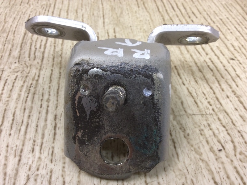 Петля двери верхняя задняя правая SENTRA (B16) 06–12 2012 2.0 MR20DE