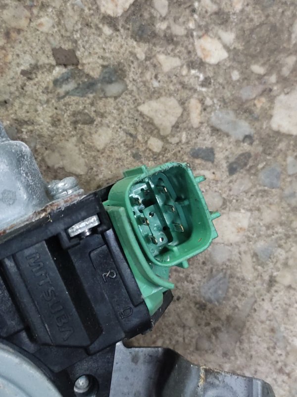 Стеклоподъемник задний левый G25/G35/G37/Q40 06-14 2007 Седан 3.5 VQ35HR