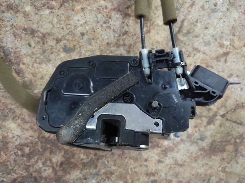 Замок двери задний левый G25/G35/G37/Q40 06-14 2007 Седан 3.5 VQ35HR