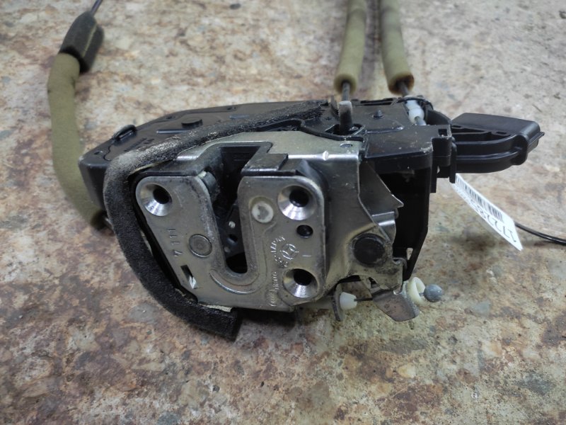 Замок двери задний левый G25/G35/G37/Q40 06-14 2007 Седан 3.5 VQ35HR