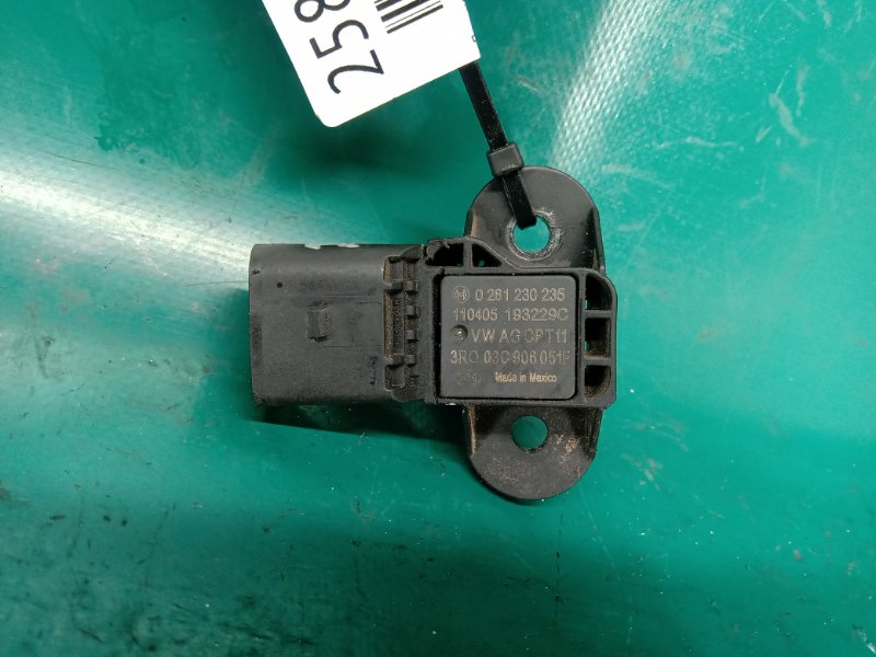 Датчик абсолютного давления (MAP sensor) VOLKSWAGEN PASSAT B7 11-15 2012 Седан CBTA 2.5L 03C 906 051 F Б/У