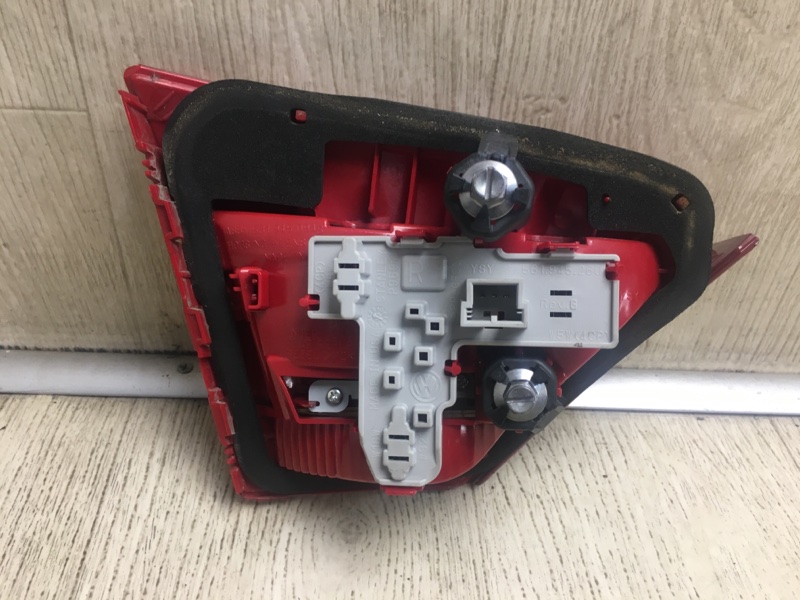 Фонарь внутренний задний правый PASSAT B7 11-15 2012 2.5 CBUA