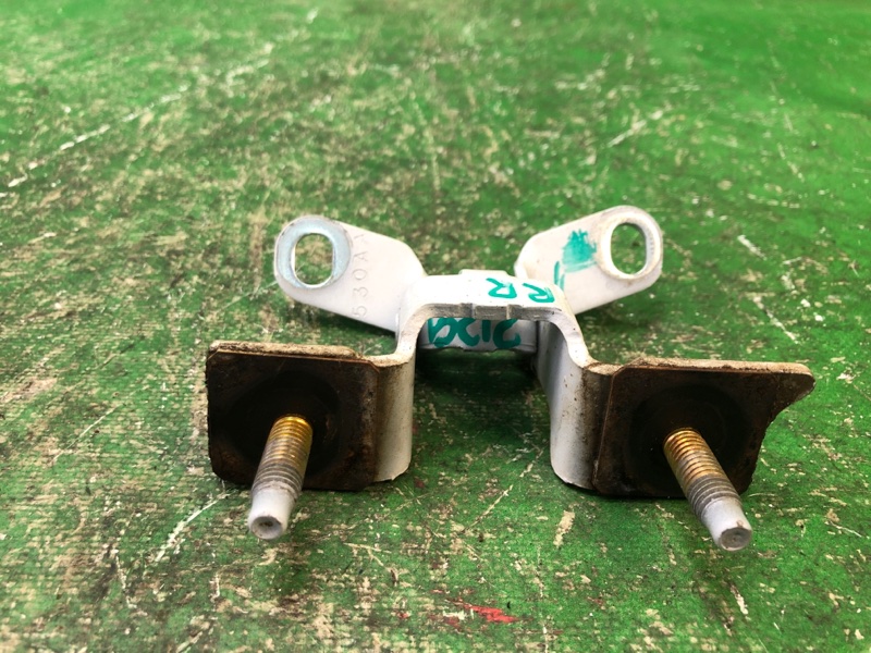 Петля крышки багажника задняя правая JEEP COMPASS 06-16 MK49 2.4 ED3 Петля крышки багажника задняя правая JEEP COMPASS 06-16 MK49 2.4 ED3