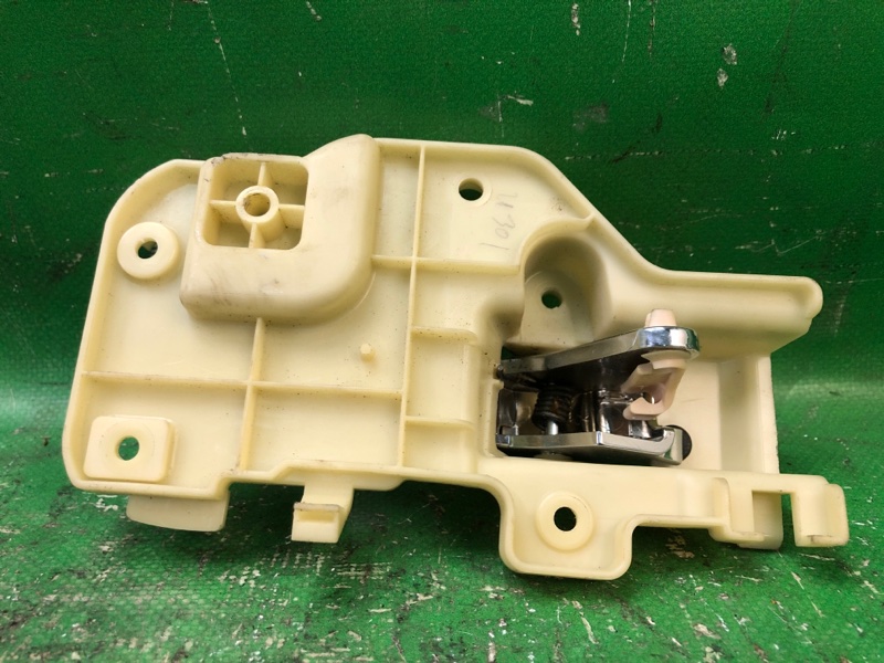 Ручка двери внутренняя передняя правая JEEP COMPASS 06-16 MK49 2.4 ED3 Ручка двери внутренняя передняя правая JEEP COMPASS 06-16 MK49 2.4 ED3