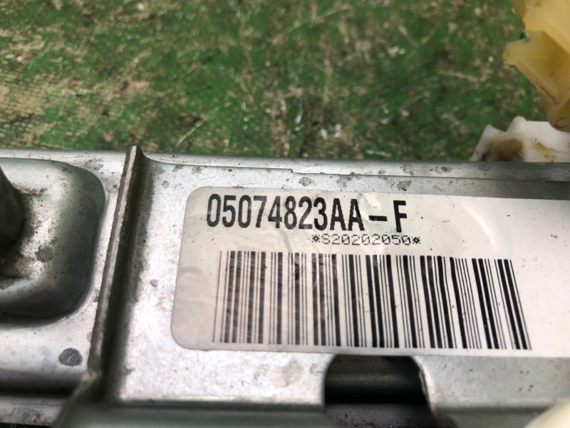 Стеклоподъемник задний левый COMPASS 06-16 2014 MK49 2.4 ED3 Стеклоподъемник задний левый COMPASS 06-16 2014 MK49 2.4 ED3