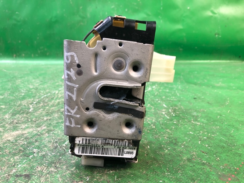 Запчасть замок двери передний правый JEEP COMPASS 06-16 2014 MK49 2.4 ED3 4589422AH Б/У Замок двери передний правый JEEP COMPASS 06-16 2014 MK49 2.4 ED3 4589422AH Б/У