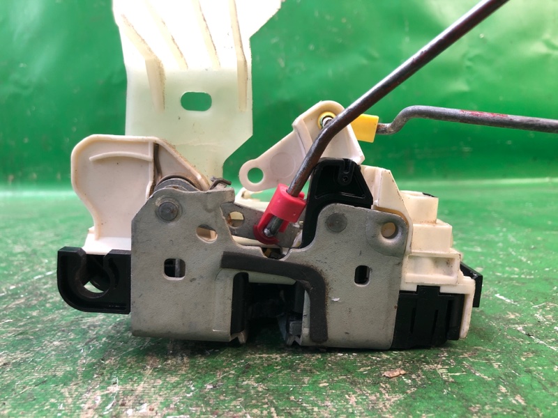 Замок двери передний правый COMPASS 06-16 2014 MK49 2.4 ED3 Замок двери передний правый COMPASS 06-16 2014 MK49 2.4 ED3