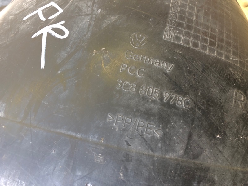 Подкрылок передний правый PASSAT CC 12-18