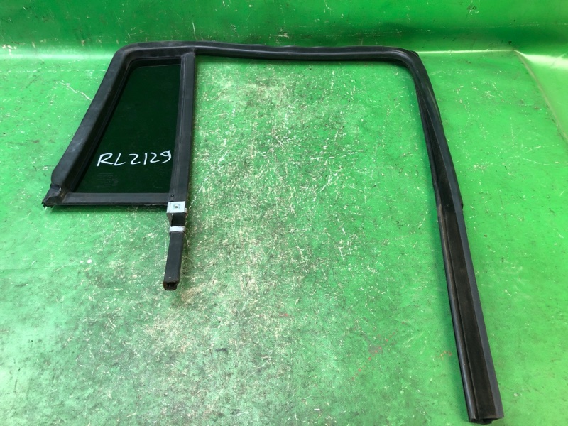 Стекло двери глухое заднее левое JEEP COMPASS 06-16 MK49 2.4 ED3 Стекло двери глухое заднее левое JEEP COMPASS 06-16 MK49 2.4 ED3