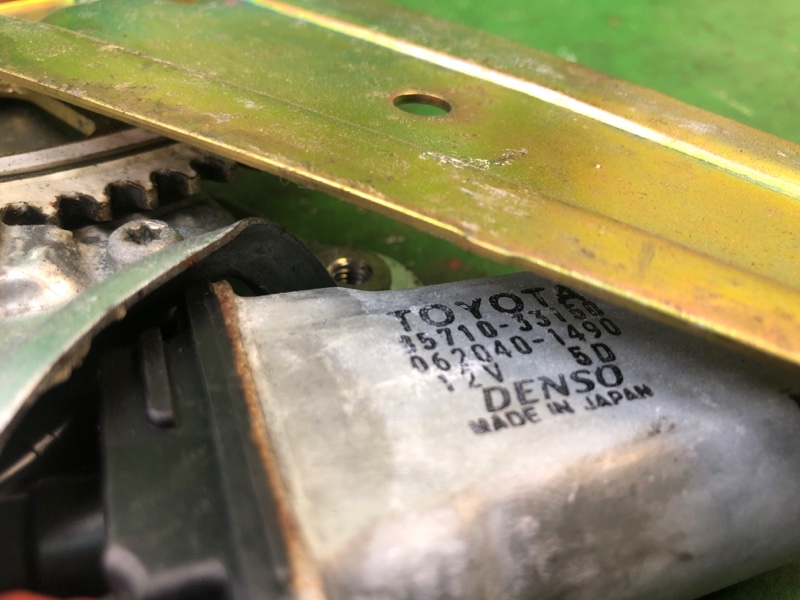 Стеклоподъемник задний левый ES300 ES330 01-06 2002 MCV30 3.0 1MZFE Стеклоподъемник задний левый ES300 ES330 01-06 2002 MCV30 3.0 1MZFE