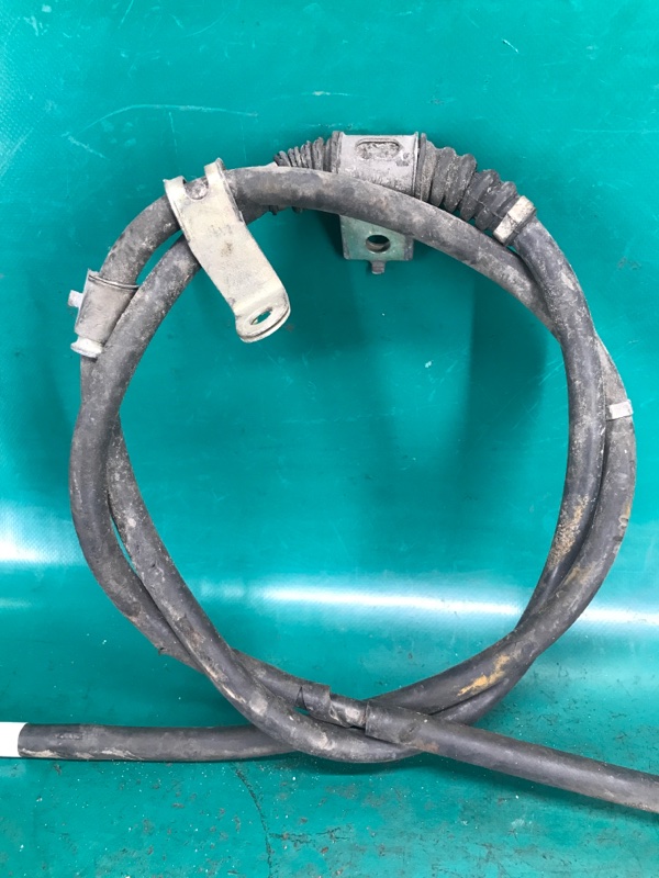 Трос стояночного тормоза правый ENDEAVOR 03-11 2003 Внедорожник 3.8