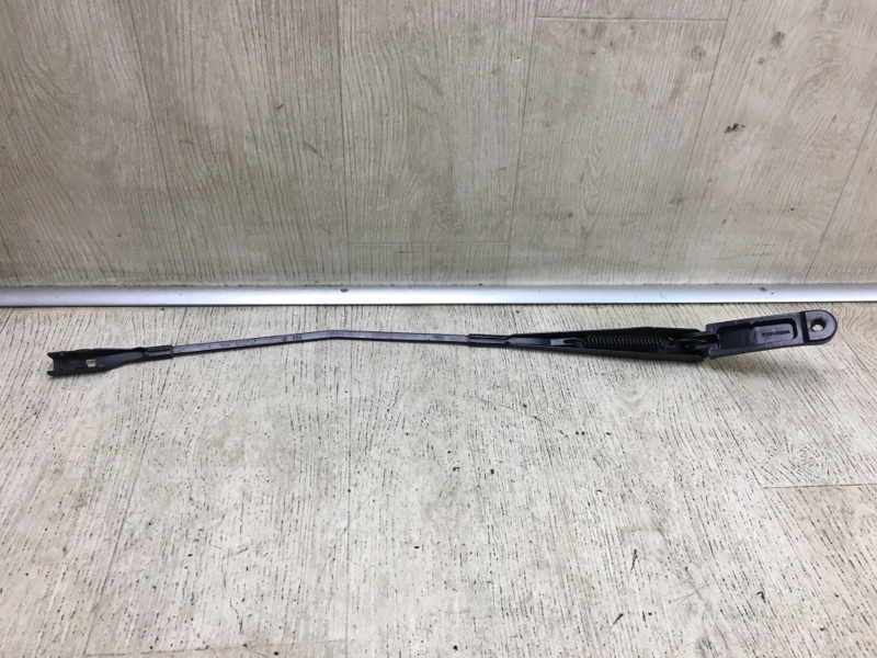 Поводок стеклоочистителя передний правый PASSAT B7 11-15 2014 A32 1.8 CPRA Поводок стеклоочистителя передний правый PASSAT B7 11-15 2014 A32 1.8 CPRA