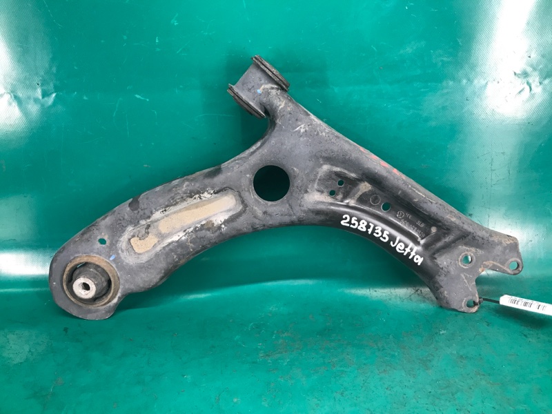 Запчасть рычаг передней подвески нижний правый VOLKSWAGEN JETTA USA 10-17 2011 CBTA 2.5L 5C0 407 152 B Б/У Рычаг передней подвески нижний правый VOLKSWAGEN JETTA USA 10-17 2011 CBTA 2.5L 5C0 407 152 B Б/У