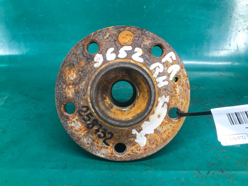 Ступица передняя правая VOLKSWAGEN JETTA USA 10-17 2011 CBTA 2.5L 5K0 498 621 Б/У