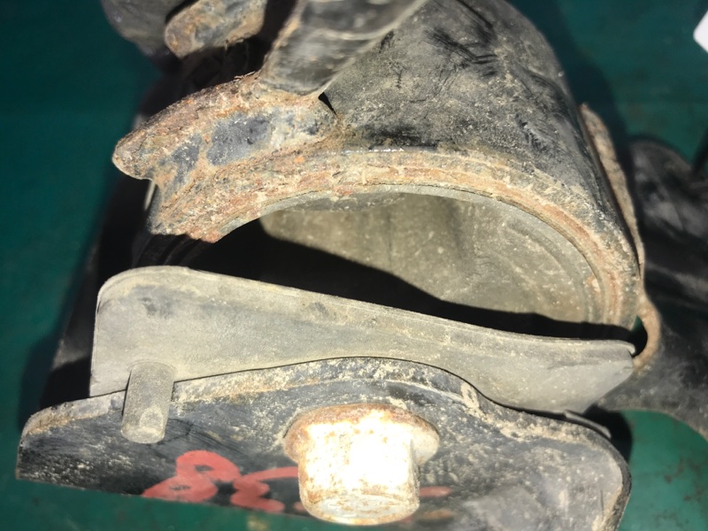 Подушка двигателя левая COMPASS 06-16 2012 Внедорожник 2.0 Подушка двигателя левая COMPASS 06-16 2012 Внедорожник 2.0