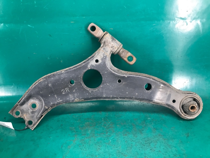 Рычаг передней подвески нижний правый CAMRY 40 06-11 Седан 2.4