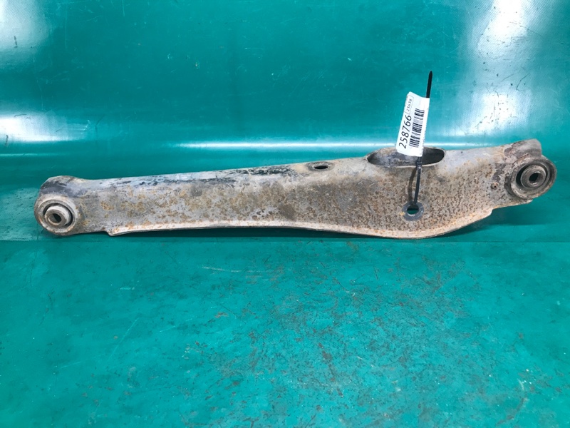 Запчасть рычаг задней подвески поперечный нижний правый JEEP COMPASS 06-16 2012 Внедорожник 2.0 5105272AI Б/У Рычаг задней подвески поперечный нижний правый JEEP COMPASS 06-16 2012 Внедорожник 2.0 5105272AI Б/У