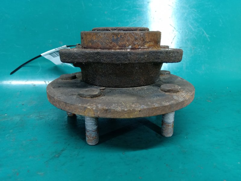 Ступица передняя левая JOURNEY 08-20 Внедорожник 3.6