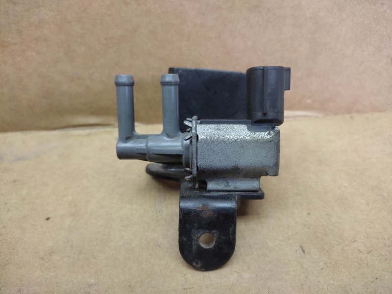 Клапан электромагнитный (вакуумный) INFINITI FX S50 03-08 14930-CD700 Б/У