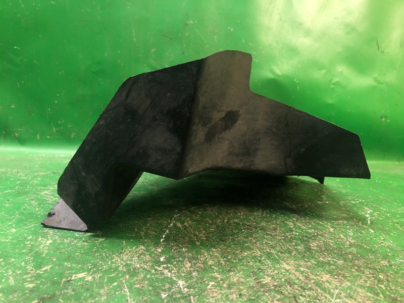 Подкрылок задний правый CX-9 06-16