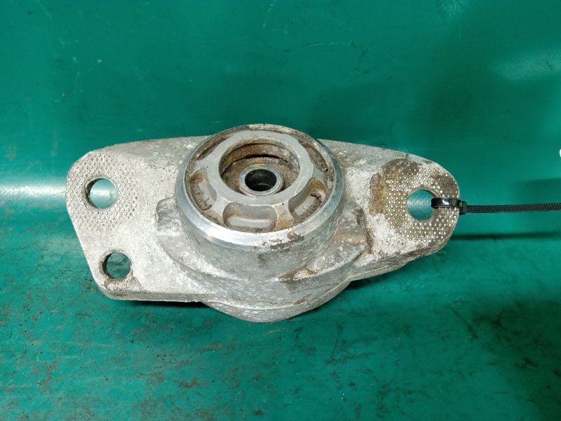 Опора амортизатора задняя VOLKSWAGEN JETTA USA 10-17 2011 CBTA 2.5L 1K0 513 353 G Б/У