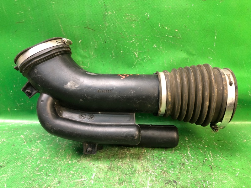 Запчасть патрубок воздушного фильтра DODGE JOURNEY 08-20 2012 Внедорожник 3.6 ERB 68045122AD Б/У Патрубок воздушного фильтра DODGE JOURNEY 08-20 2012 Внедорожник 3.6 ERB 68045122AD Б/У