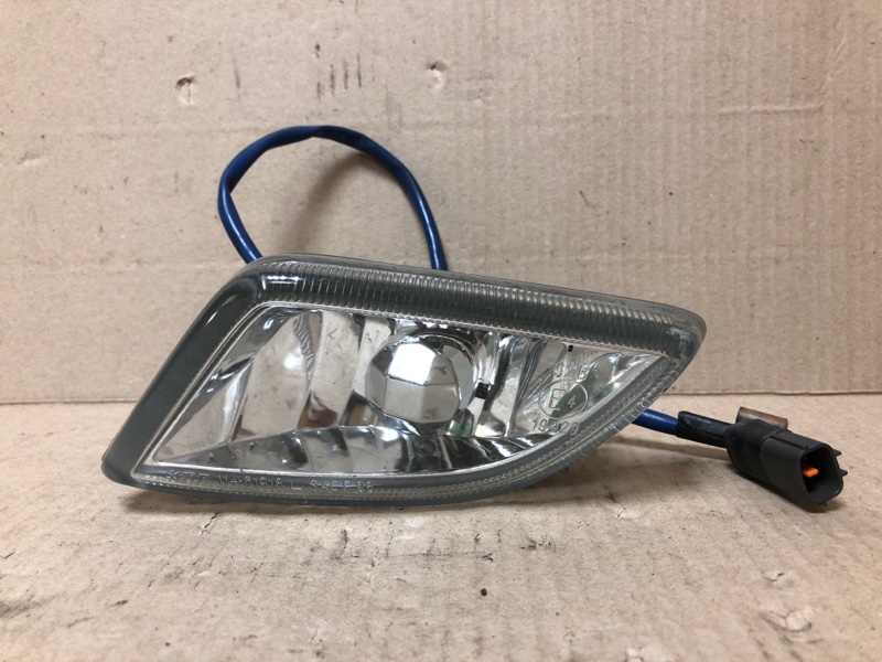 Запчасть противотуманная фара левая MAZDA XEDOS 9 X9 (TA) 93-02 T060-51-690 Б/У Противотуманная фара левая MAZDA XEDOS 9 X9 (TA) 93-02 T060-51-690 Б/У