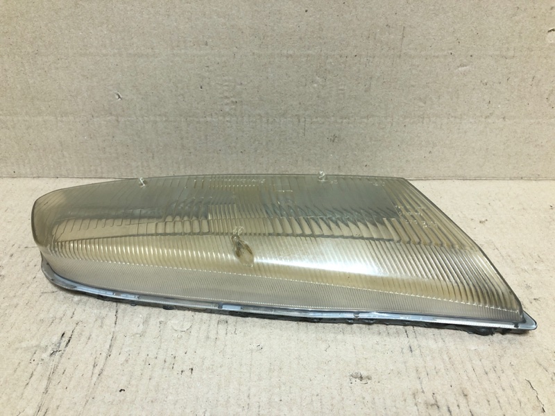 Фара правая TOYOTA CAMRY 20 96-02