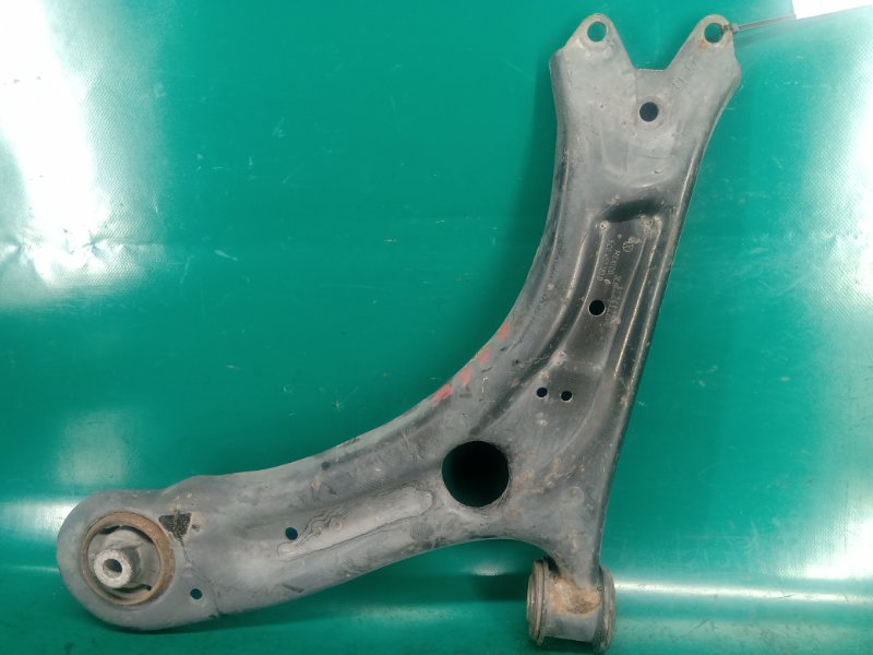 Рычаг передней подвески нижний левый VOLKSWAGEN JETTA USA 10-17 2015 Седан 2.0 5C0 407 151 D Б/У