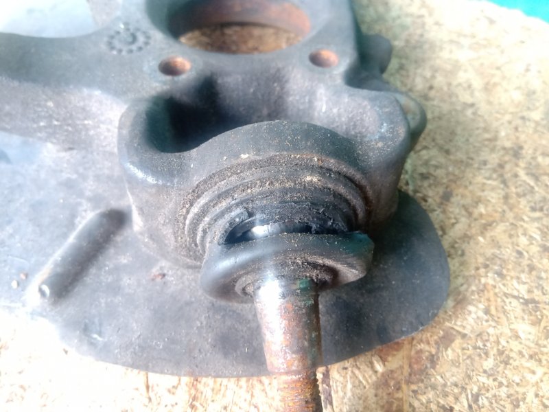 Кулак поворотный левый AVENGER 07-14 2011 JS 3.6 ERB