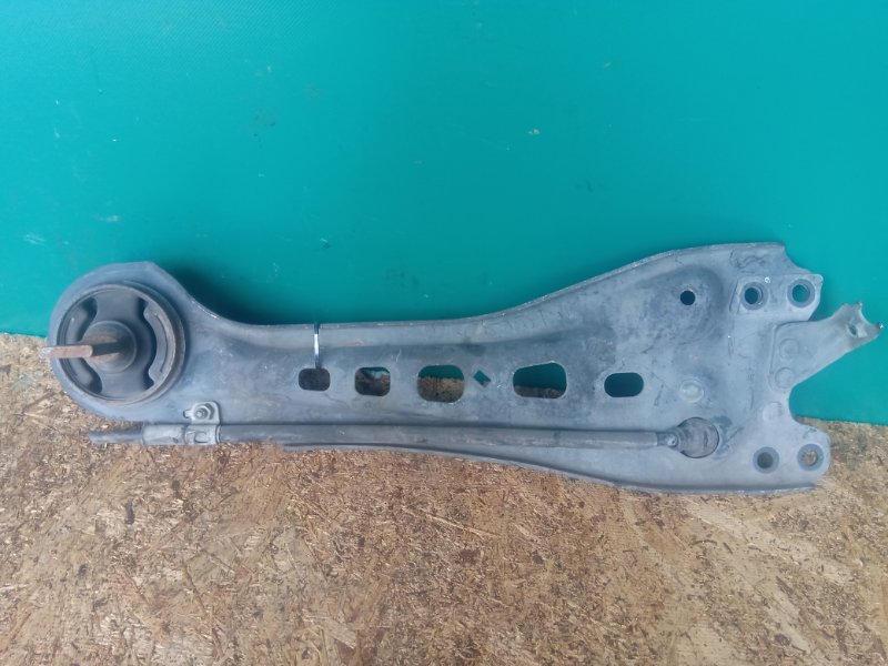 Рычаг задней подвески продольный правый ACURA RDX 06-12 Внедорожник 2.3 Рычаг задней подвески продольный правый ACURA RDX 06-12 Внедорожник 2.3