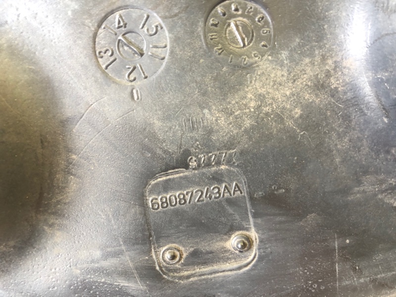 Подкрылок передний левый JOURNEY 08-20