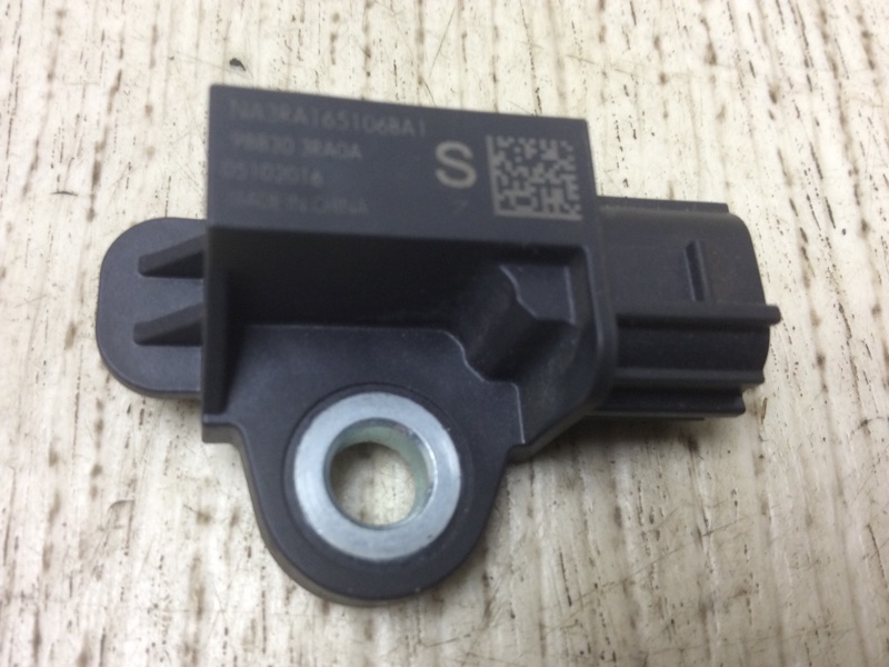 Датчик удара задний левый NISSAN X-TRAIL/ROGUE T32 13-20 98830-3RA0A Б/У