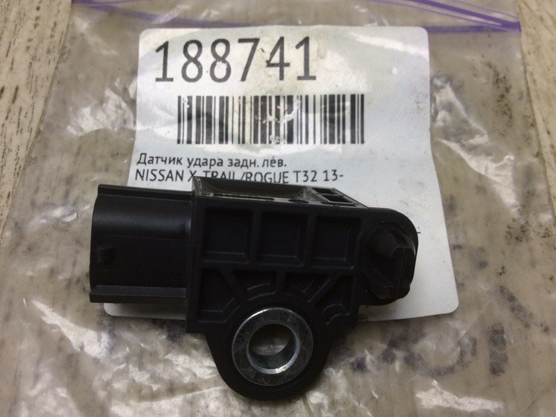 Датчик удара задний левый X-TRAIL/ROGUE T32 13-20