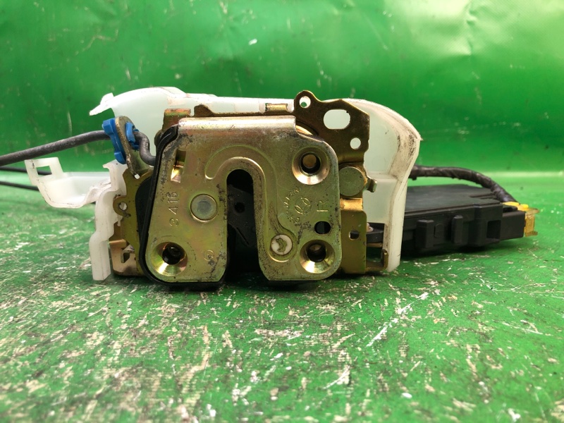 Запчасть замок двери передний правый SUBARU FORESTER SG 02-07 2003 Внедорожник 2.5 EJ251 61032SA040 Б/У Замок двери передний правый SUBARU FORESTER SG 02-07 2003 Внедорожник 2.5 EJ251 61032SA040 Б/У