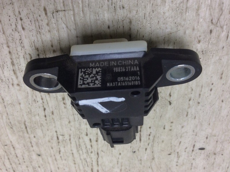 Датчик удара передний X-TRAIL/ROGUE T32 13-20