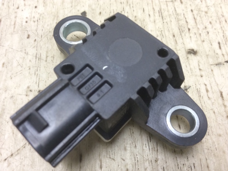 Датчик удара NISSAN X-TRAIL/ROGUE T32 13-20 98836-3TA8A Б/У