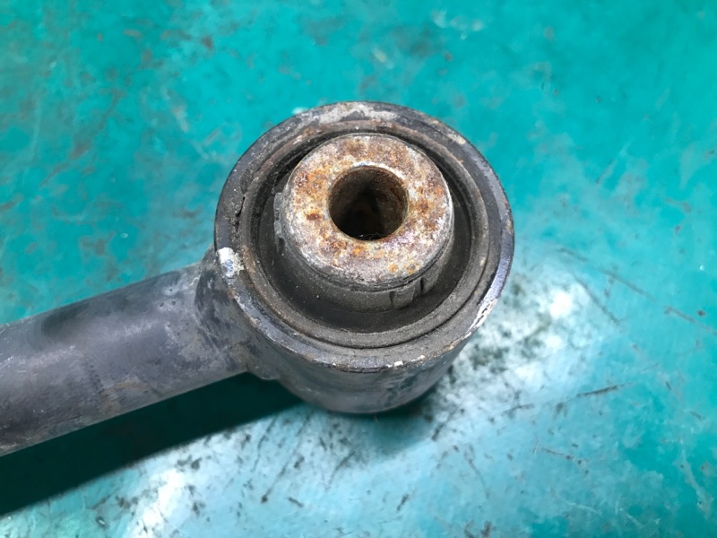 Рычаг задней подвески поперечный нижний TLX 14-17 2016 Седан 2.4L 4