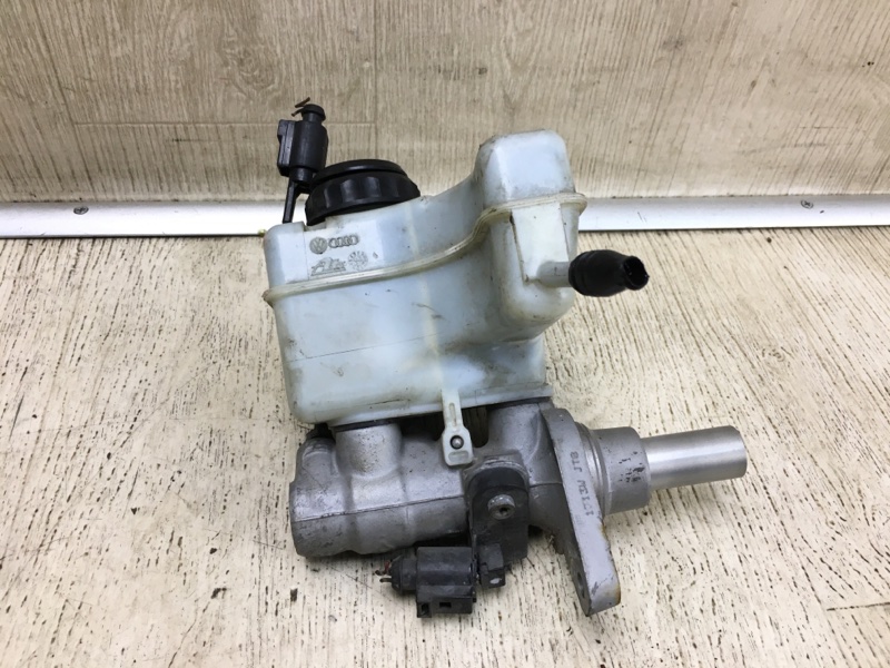 Главный тормозной цилиндр PASSAT CC 12-18 2014 Седан 2.0 CCTA