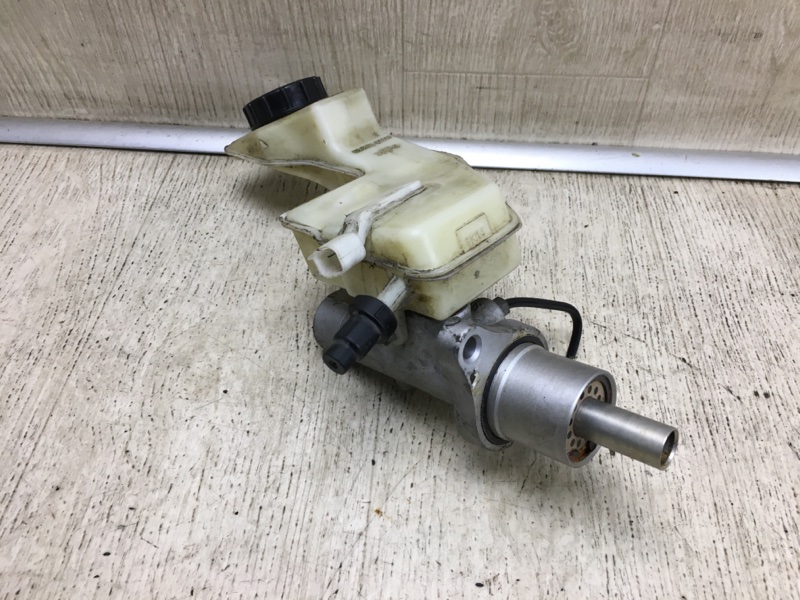Главный тормозной цилиндр MAZDA 3 BK 03-08 Седан 2.3