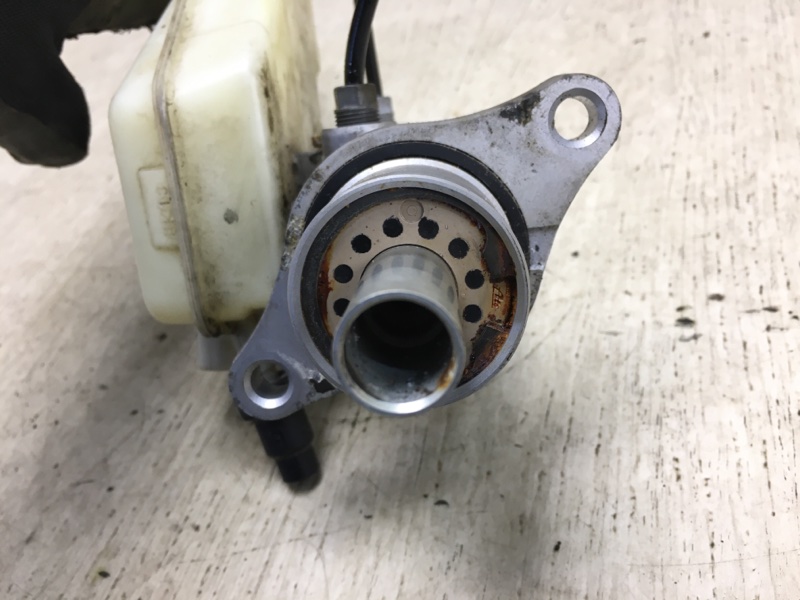 Главный тормозной цилиндр 3 BK 03-08 2004 Седан 2.3